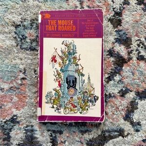 The Mouse that Roared by Leonard Wibberley